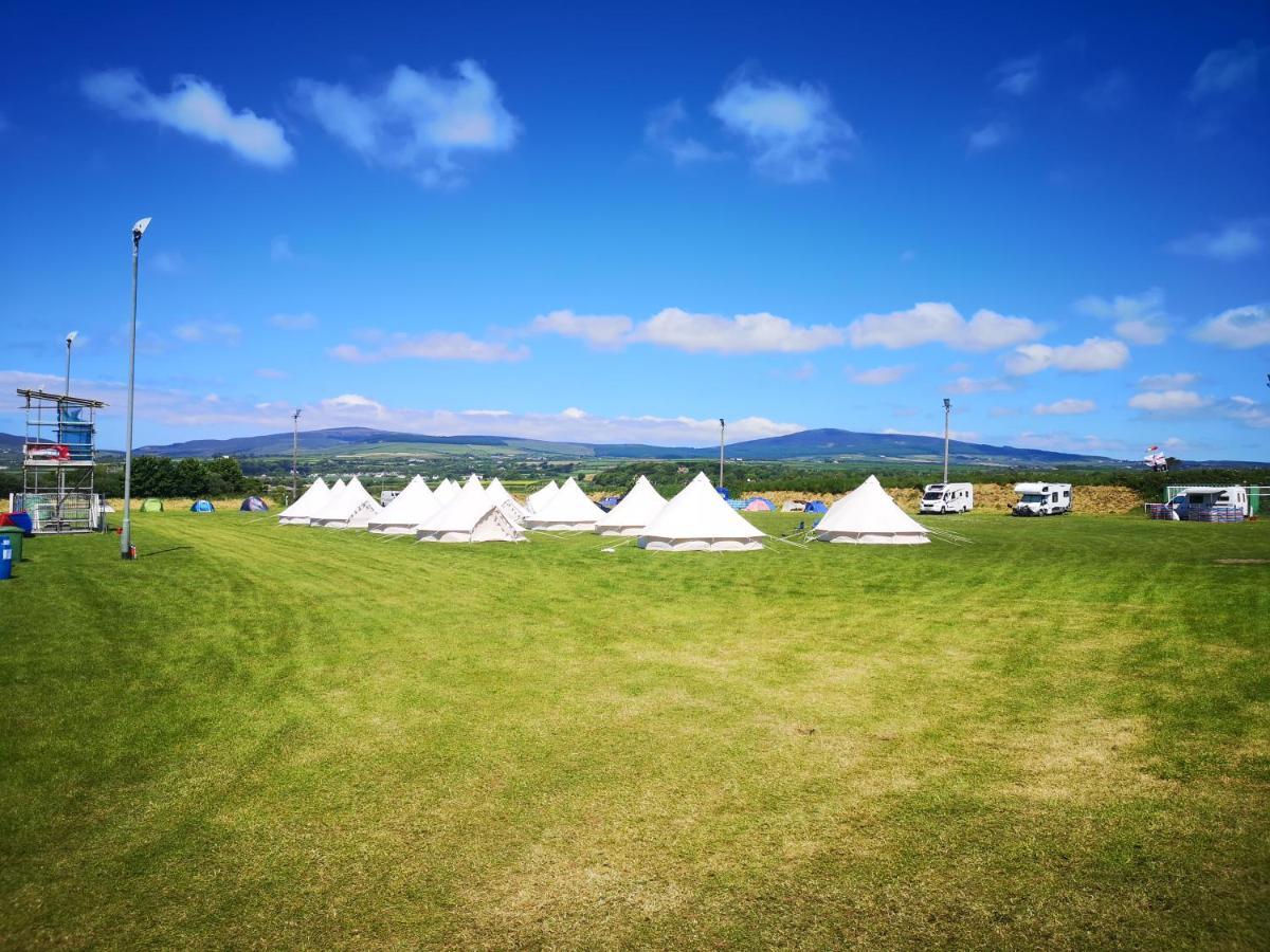 Nine Yards Bell Tents At The Tt - คาสเซิลทาวน์ ภายนอก รูปภาพ